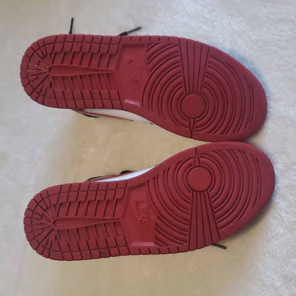 Nike Air Jordans 1 - Picture 6 of 10